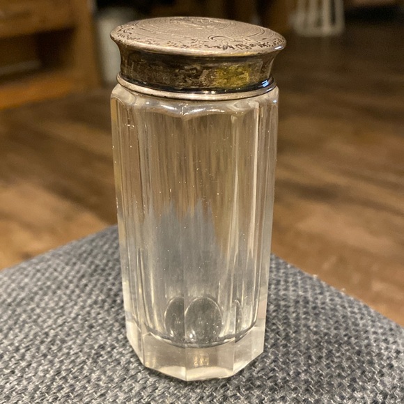 Accessories - Beveled powder jar with sterling silver top